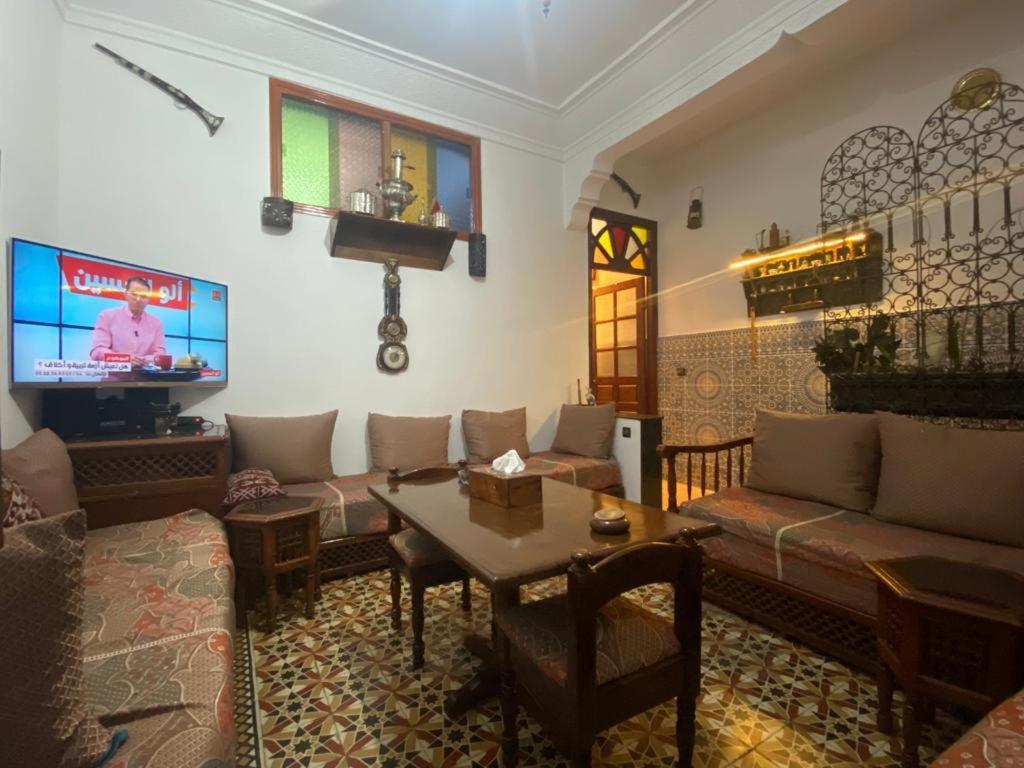 Appartement Meuble 5 Personnes En Plein Centre Ville Rabat Exteriör bild